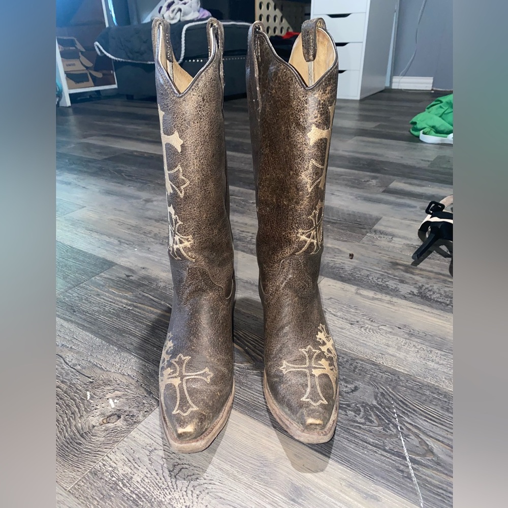 Cowgirl boots corral size 7